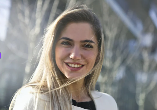 Laura G.